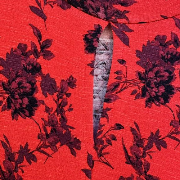 Lane Bryant Red Floral Fitted Mock Neck Keyhole Ruched Stretch Blouse Size 22/24 - Picture 6 of 11